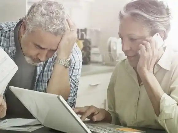 Proponen crear por ley una campaña para proteger a mayores de 60 años contra delitos cibernéticos