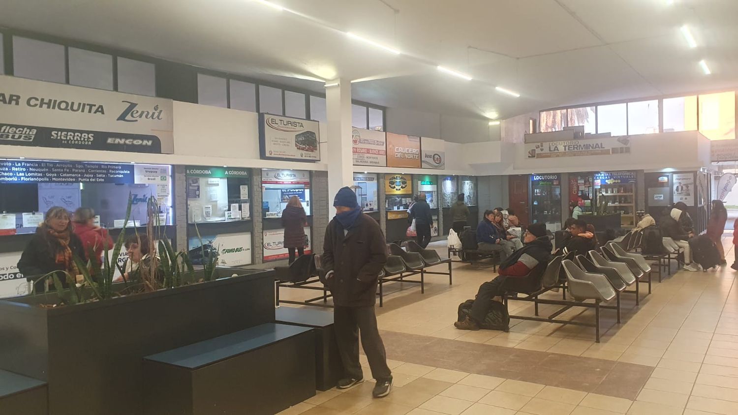 El movimiento de pasajeros era casi normal ayer en la Terminal de Ómnibus de San Francisco