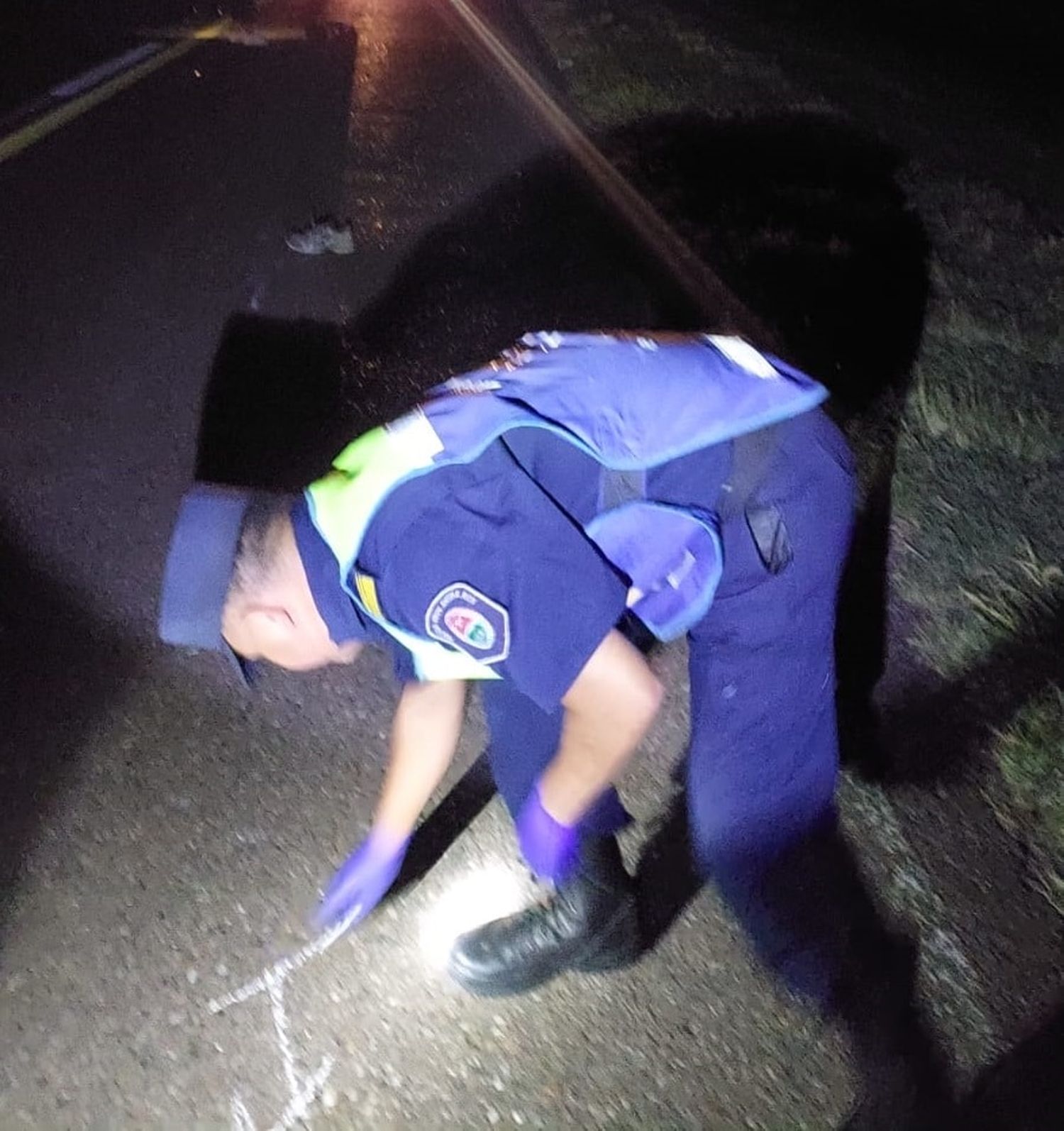 Lo encontraron tendido sobre el asfalto de la Ruta Nacional 12