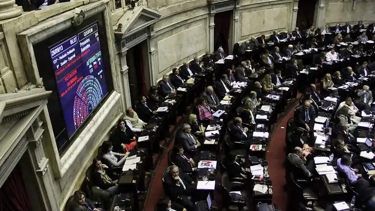Diputados comienza a debatir la reestatización de trenes