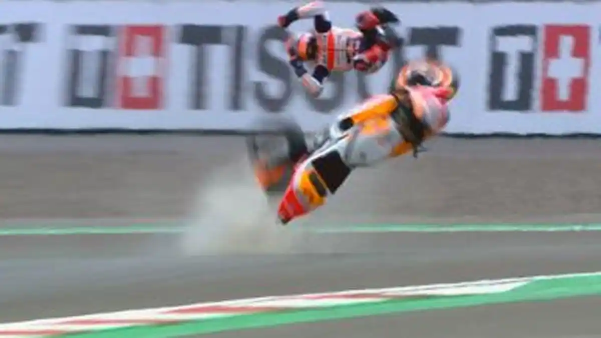 Milagro: la brutal caída de Marc Márquez que casi le cuesta la vida en el Gran Premio de Indonesia