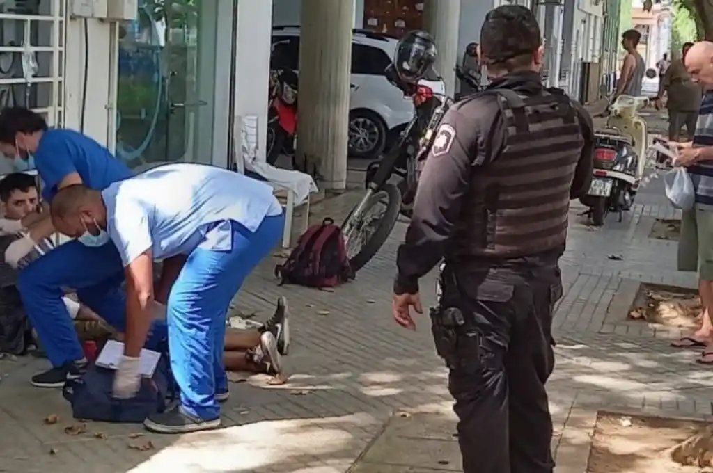 Violento asalto: se resistió al robo de su moto y le dispararon