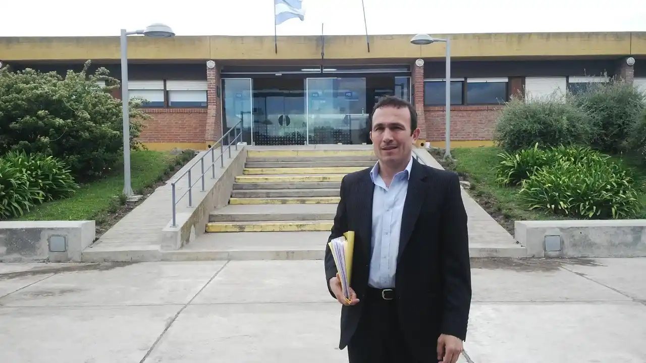 Chaves: Desarrollador web, educación y futuro
