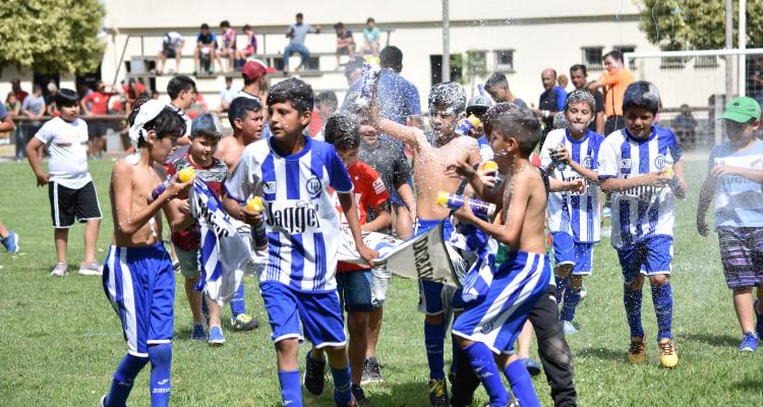 Paraná, Agricultores y El Porvenir campeones del Clausura