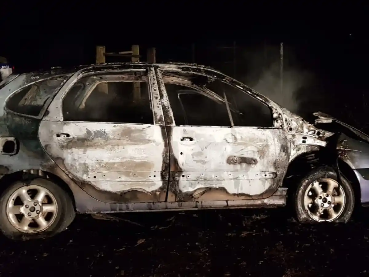 Se incendió un vehículo en la zona rural de San Francisco 