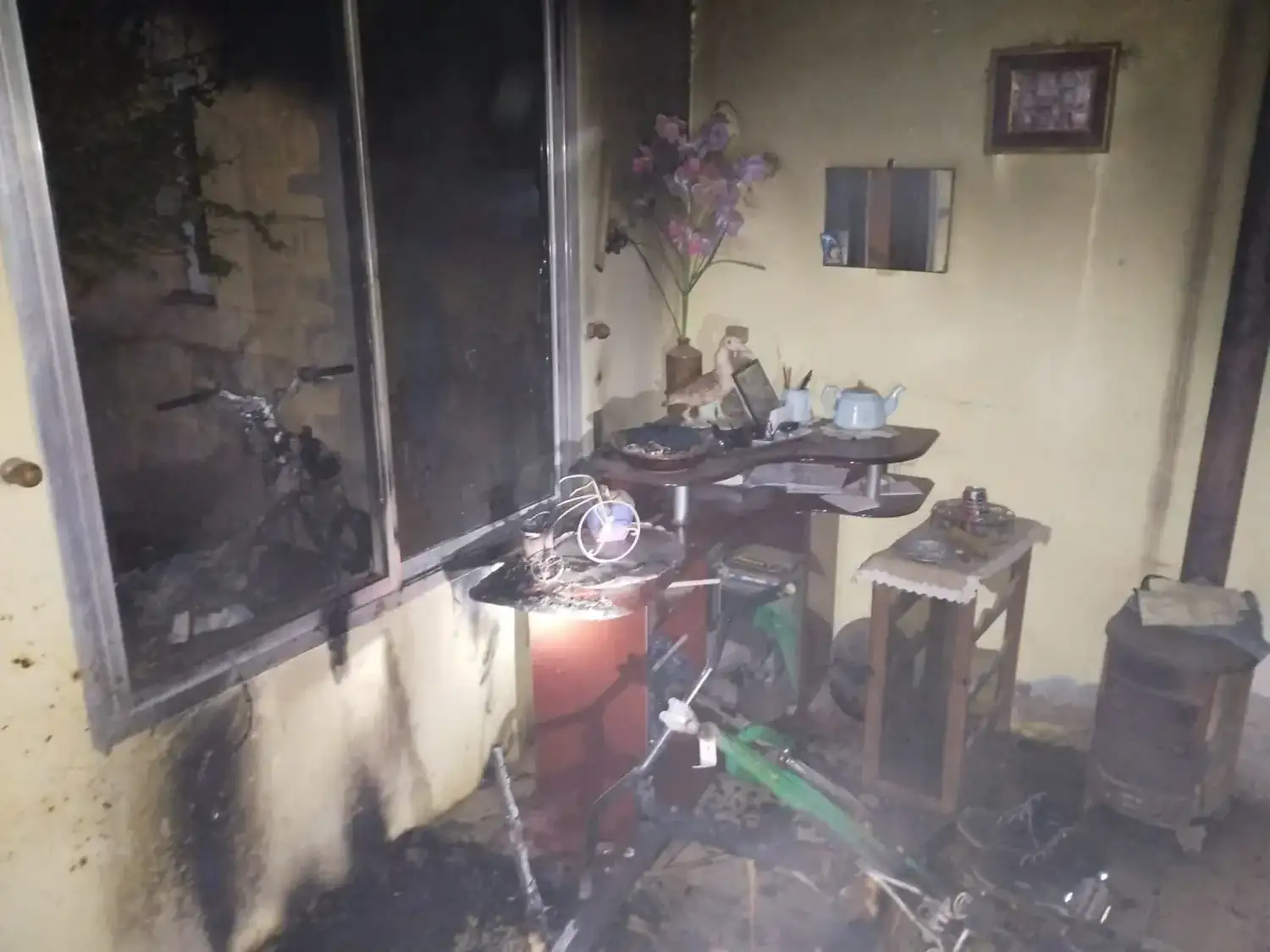 moto incendiada morteros - 1