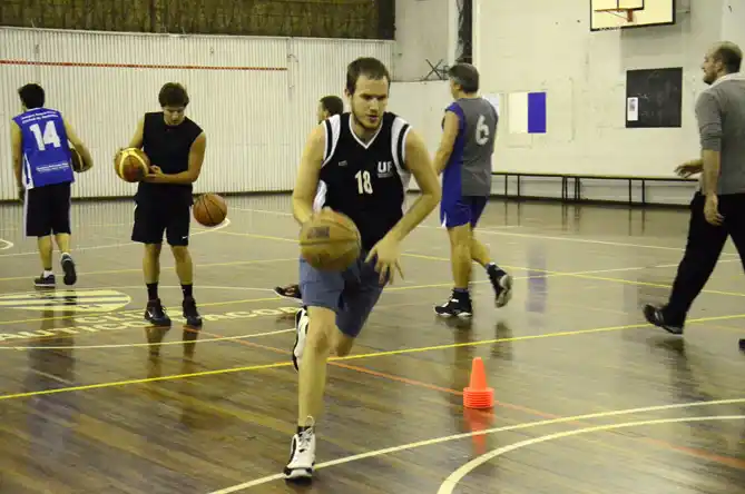  Básquetbol: piden el regreso a los entrenamientos.