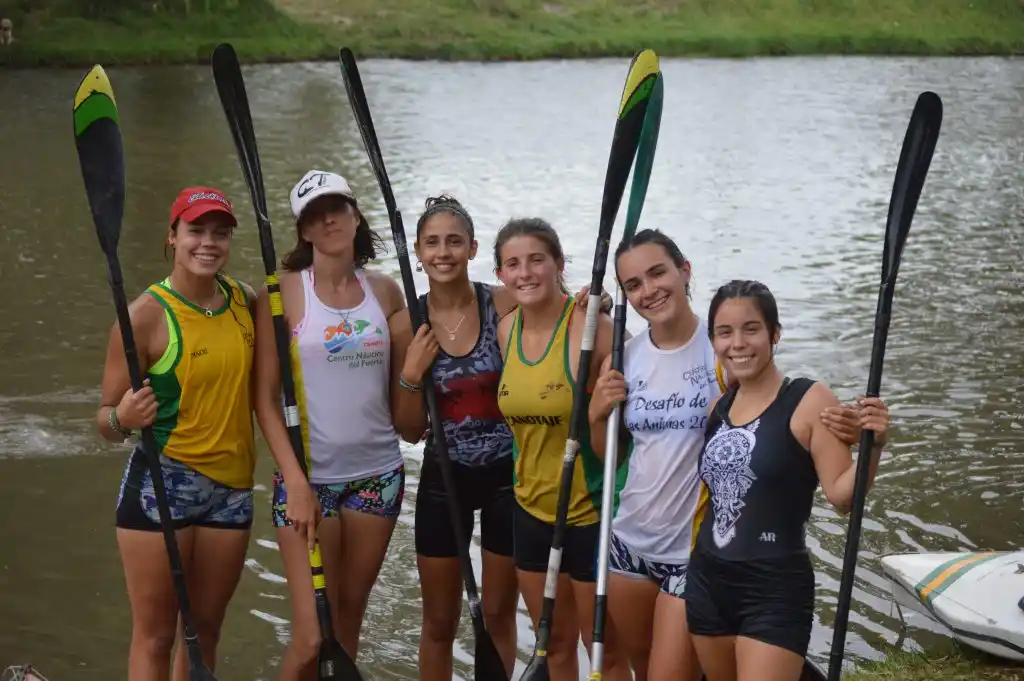Palistas del CNF, campeones en el torneo Zonal de canotaje