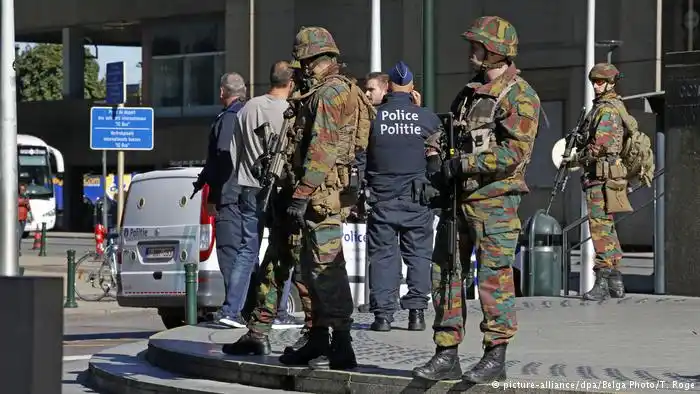 Detenido un ladrón tras tomar rehenes en un supermercado de Bruselas