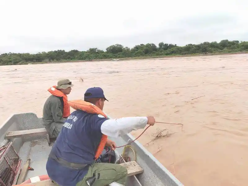 Continúa la búsqueda de un 
hombre en aguas del río Bermejo