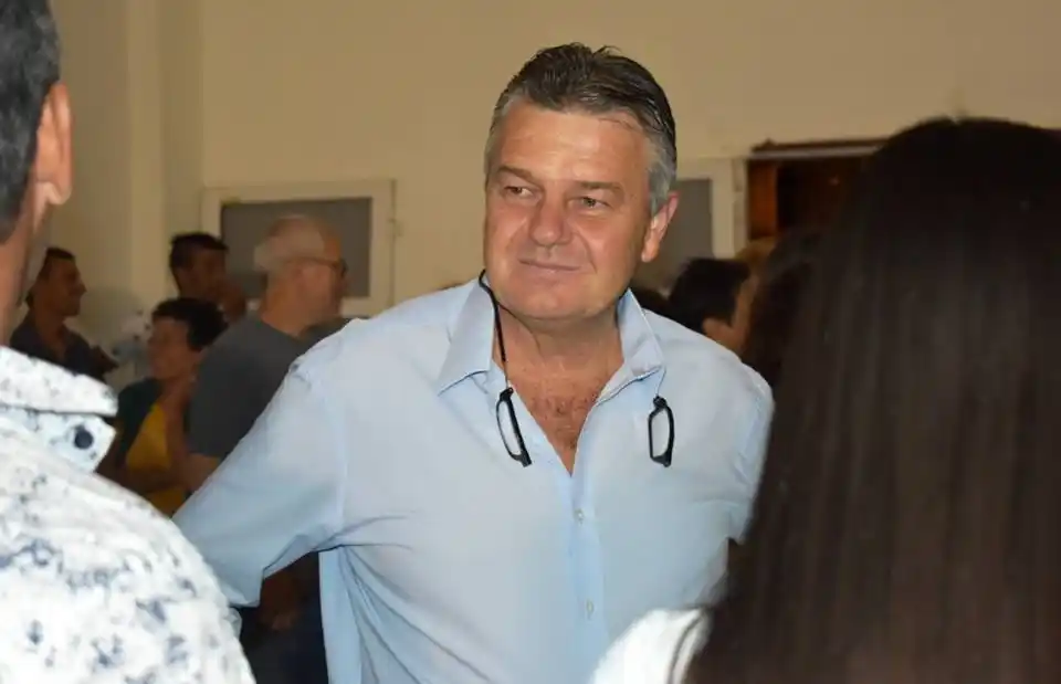 El ex intendente de una ciudad entrerriana dio positivo junto a toda su familia