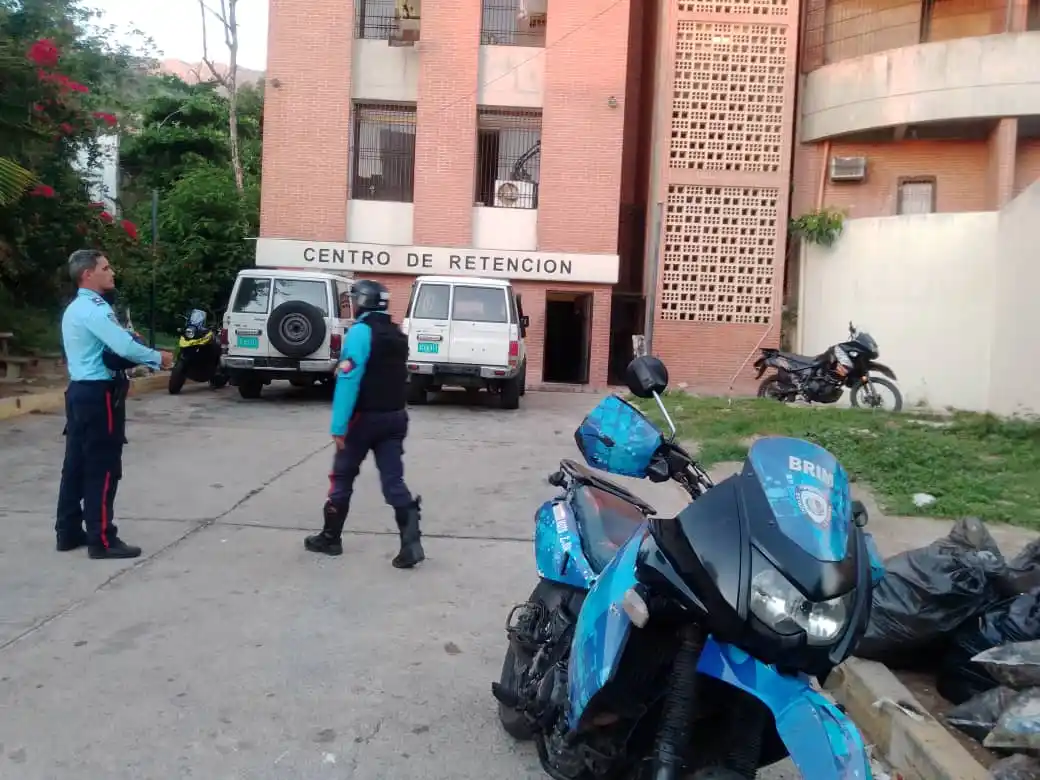 Dos heridos graves y cuatro leves deja motín por cambio de mando en el retén de Caraballeda