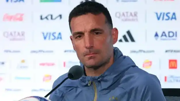 La formación de Argentina para enfrentar a Cabo Verde, en el partido 100 de Scaloni