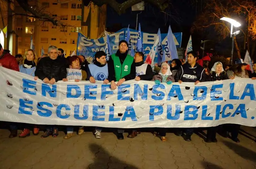 Docentes anticipan un "alto acatamiento" del paro