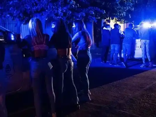 Un predio ubicado al noroeste de Rosario fue clausurado por alojar una fiesta clandestina