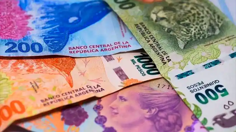 Aumentan las jubilaciones y pensiones y otorgan un bono