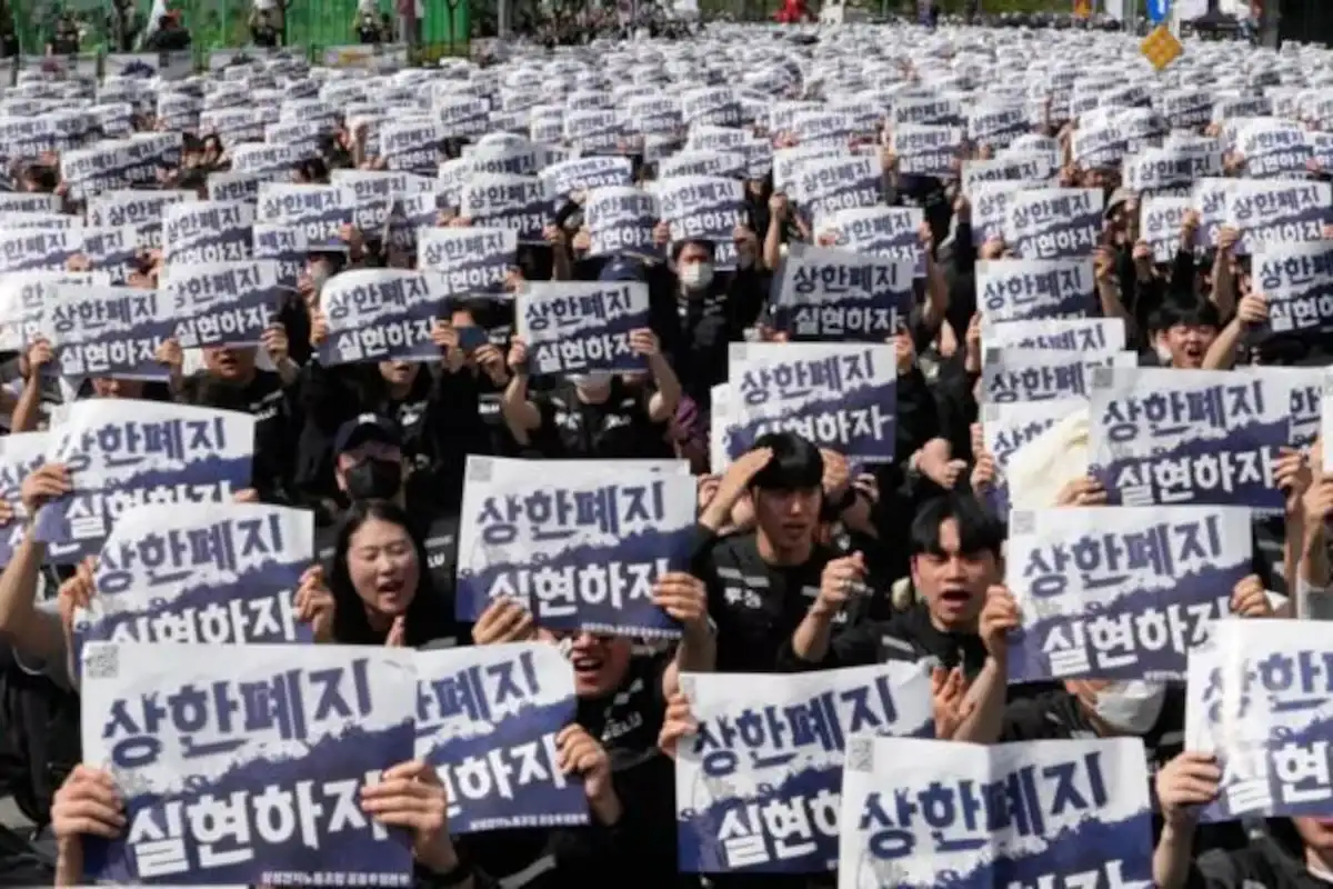 Cerca de 40.000 trabajadores llevaron adelante una concentración en el complejo industrial de Pyeongtaek, al sur de Seúl, como medida de presión
