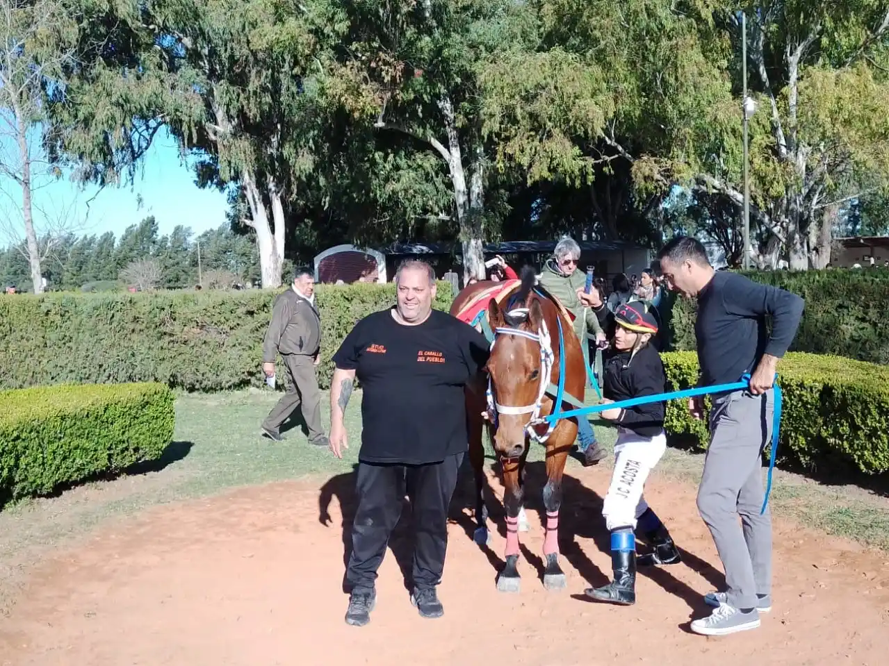 Gran jornada hípica en Gualeguay: 13 carreras y un hipódromo colmado