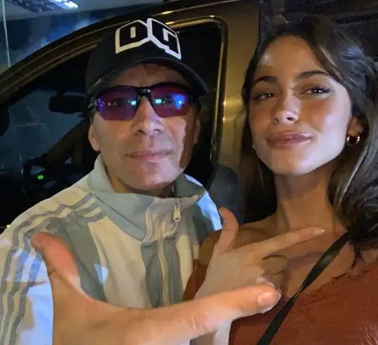 Tini Stoessel junto a Pablo Lescano en un show de "Damas Gratis"
