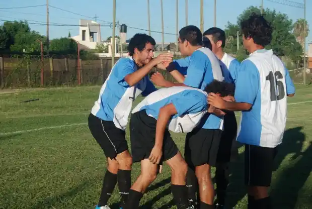 Fundamental triunfo de local del tractor celeste 