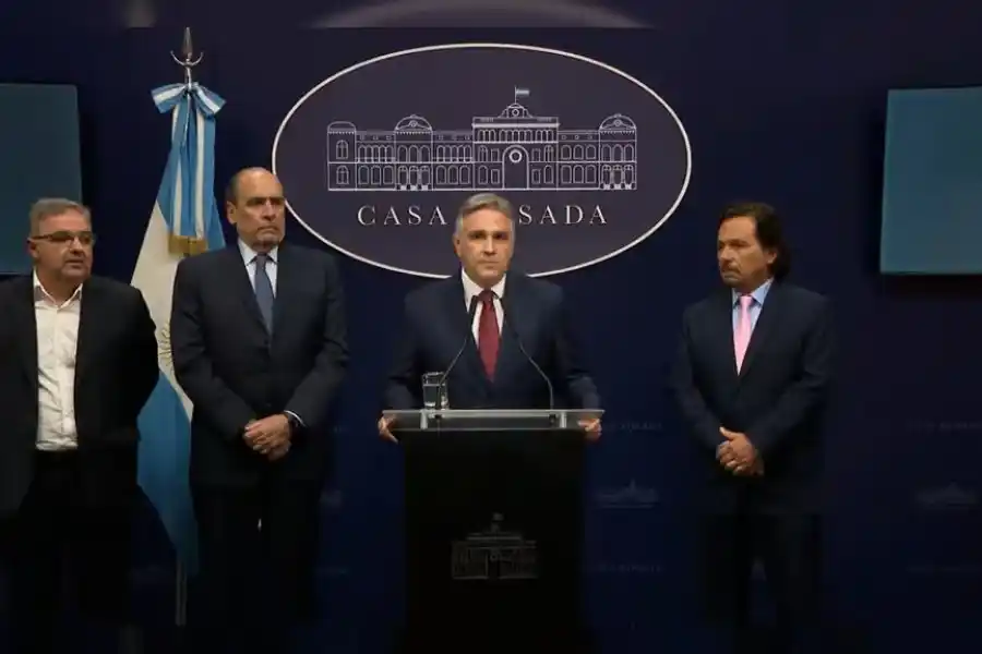 Llaryora calificó la reunión con Milei como una “muy buena señal institucional”