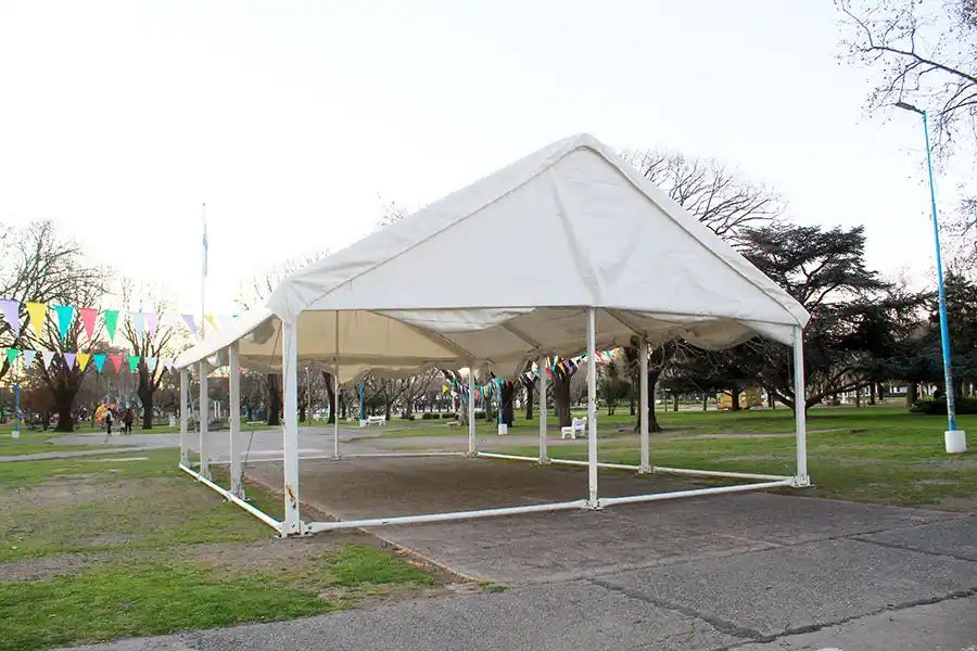 Comienza la 21ª Feria del Libro y las Artes en la Plaza