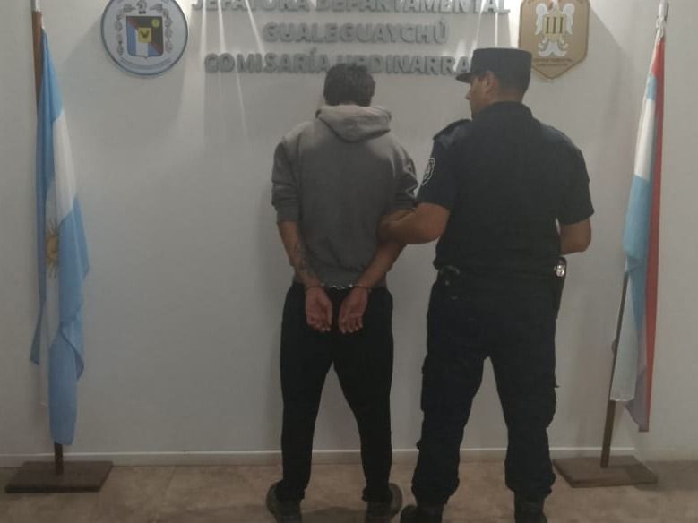 Amigo de lo ajeno: ingresó a una casa, sustrajo un par de zapatillas y fue detenido a las pocas cuadras