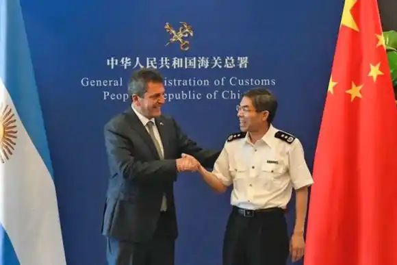 "Nos deberíamos llamar Argenchina", dijo Massa tras anuncios de inversiones en Beijing