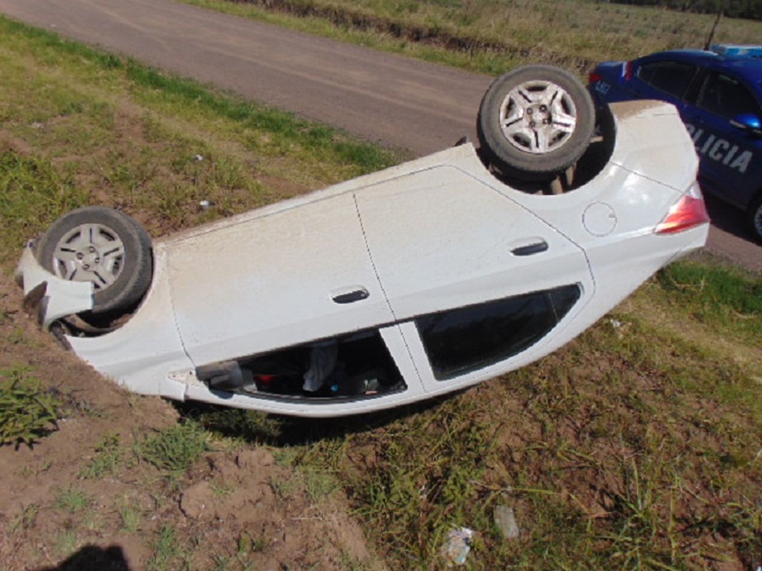 Espectacular vuelco de un auto en Venado Tuerto