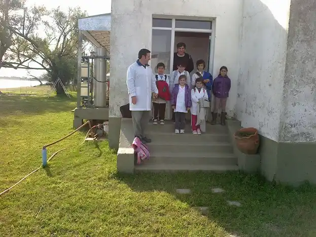 Esperan crecida del río en escuela rural   