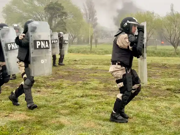 Mar del Plata: personal de Prefectura se capacitó como operador de escudos