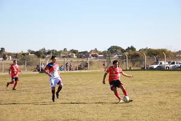 Fútbol local: esta tarde se juegan tres adelantados