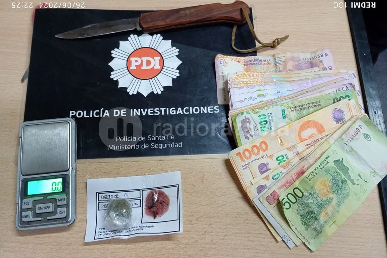 En un patrullaje, se toparon con dos hombres discutiendo: uno tenía marihuana y una balanza