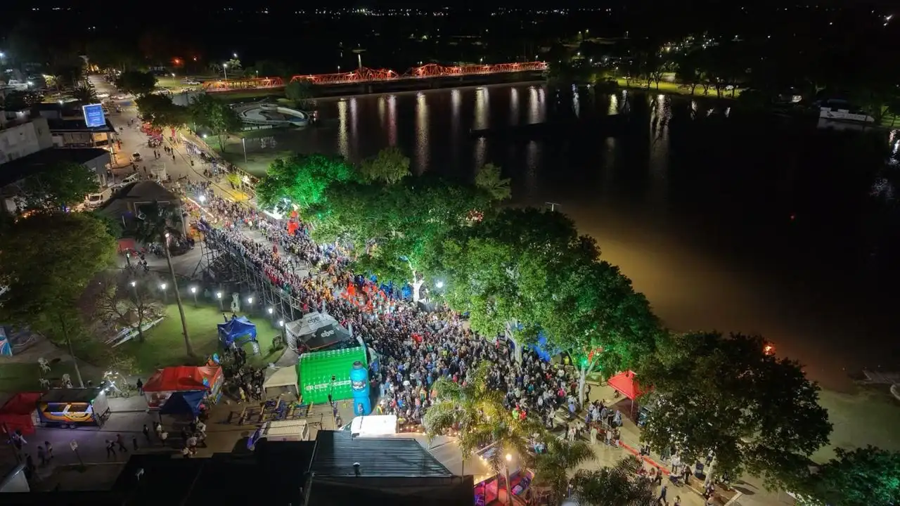 Mirá las mejores postales de la histórica y multitudinaria ceremonia oficial del Mundial de Canotaje