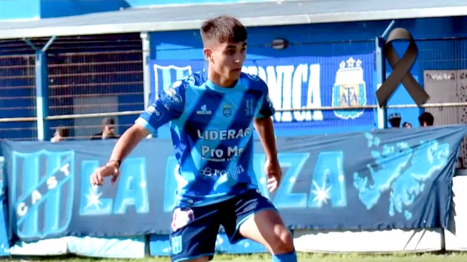 Dolor en el fútbol argentino: falleció un jugador de San Telmo mientras era operado de una rodilla