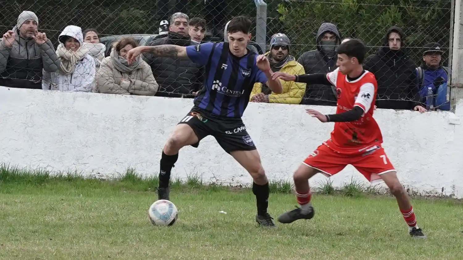 Se disputó el clásico postergado entre Villa del Parque y Mataderos
