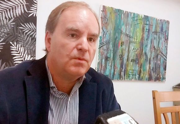 “No cambia ni un centímetro los planes políticos del intendente”