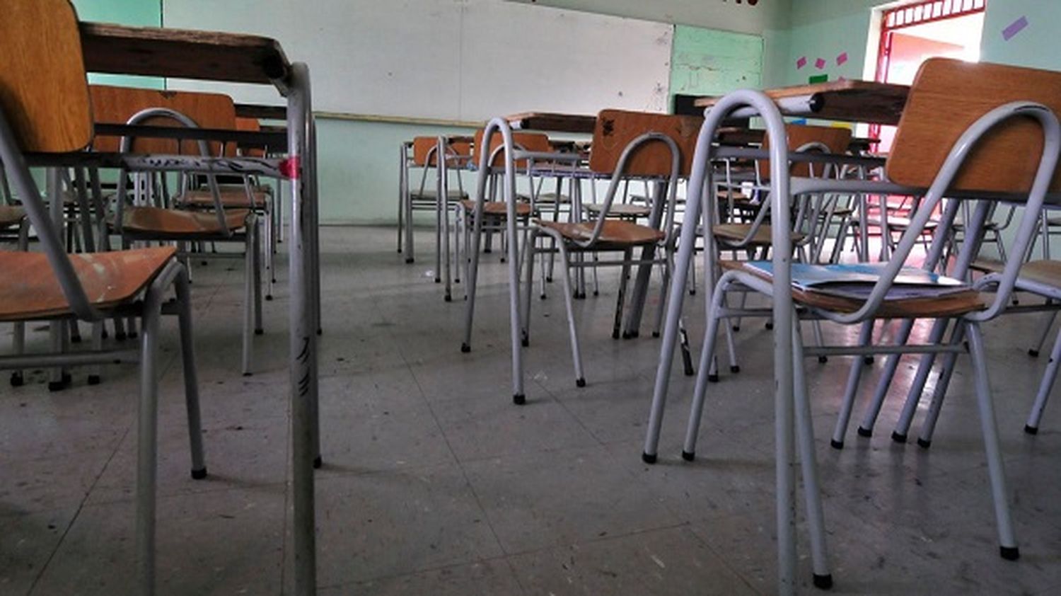 Docentes paran 24 horas por no recibir una nueva oferta