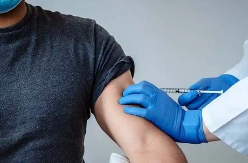 La mitad de lo previsto: aseguran que Pfizer no cumplirá con las dosis de vacunas planeadas para fin de año