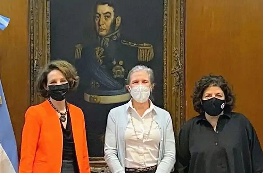 Vizzotti analizó con autoridades de EEUU la efectividad de las vacunas del Malbrán