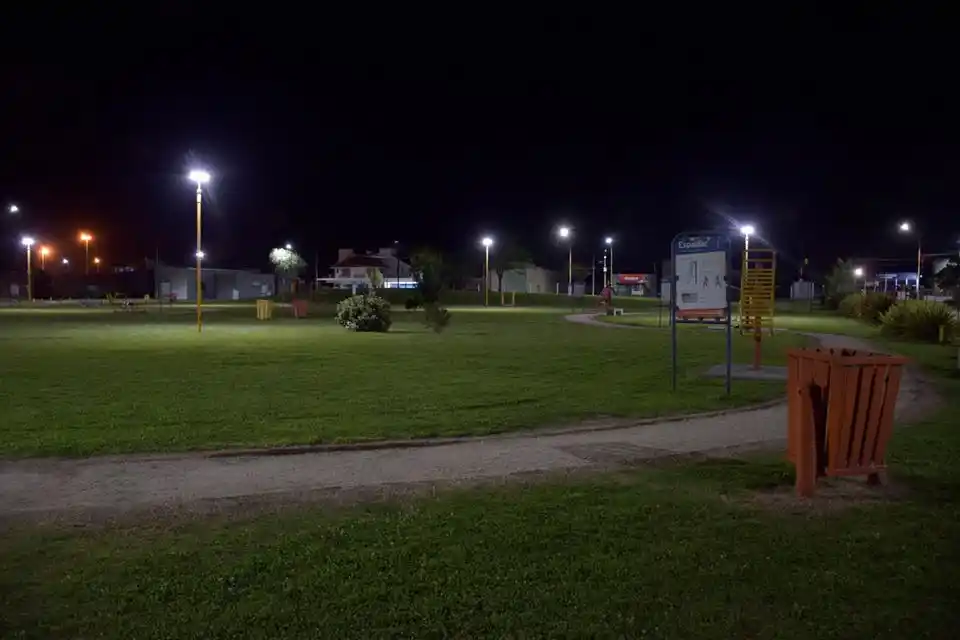 Más iluminación para el gimnasio a cielo abierto