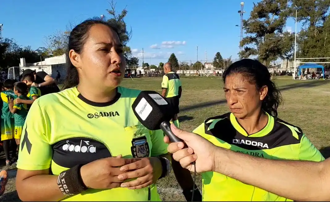 “Las mujeres se tienen que animar a ser árbitros de fútbol; es algo hermoso”