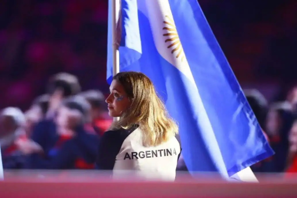 Delfina Pignatiello fue la abanderada de la Argentina en el cierre de los Panamericanos