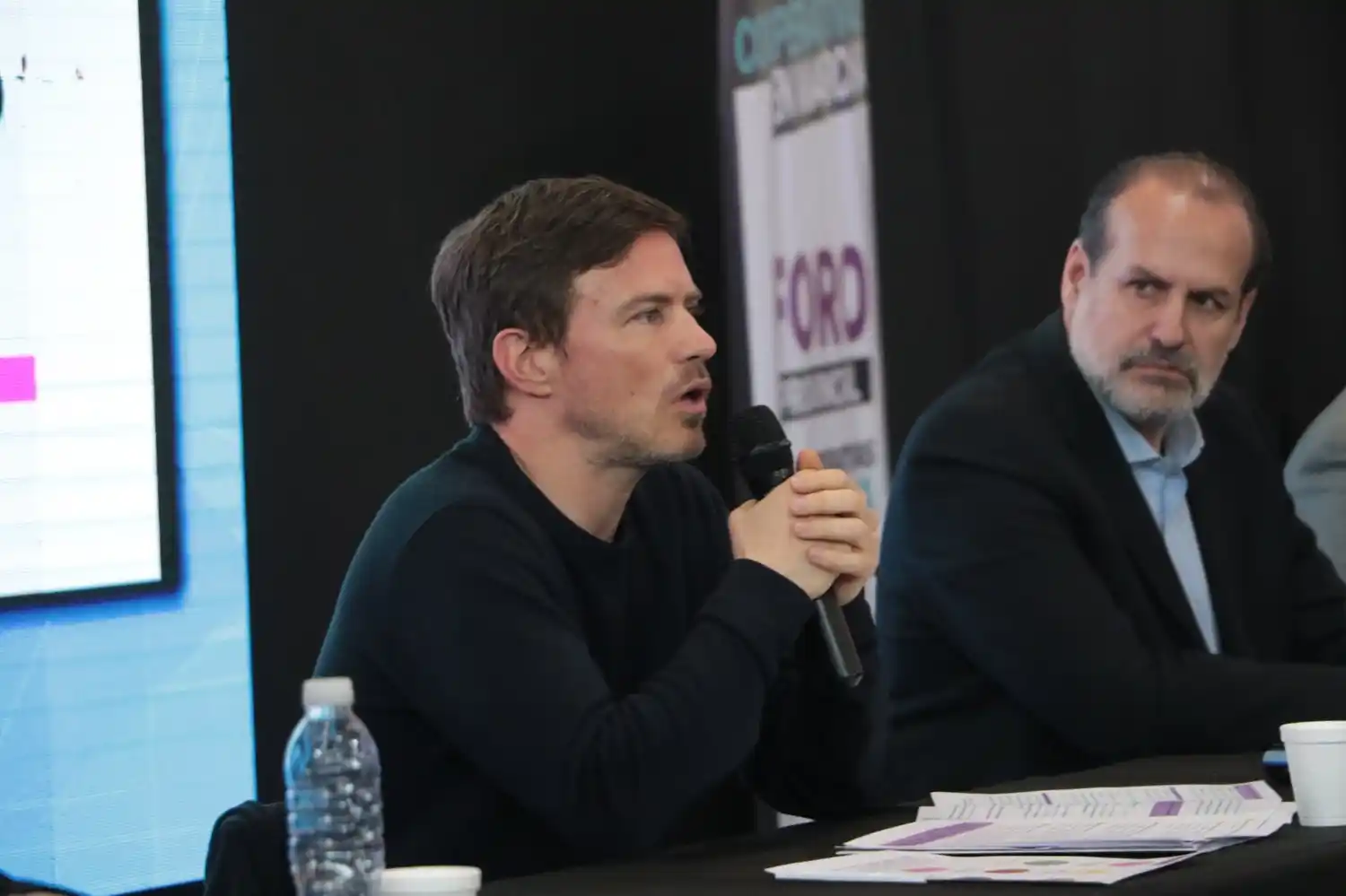 El ministro de Producción encabezó el Foro en el Puerto de Bahía Blanca.