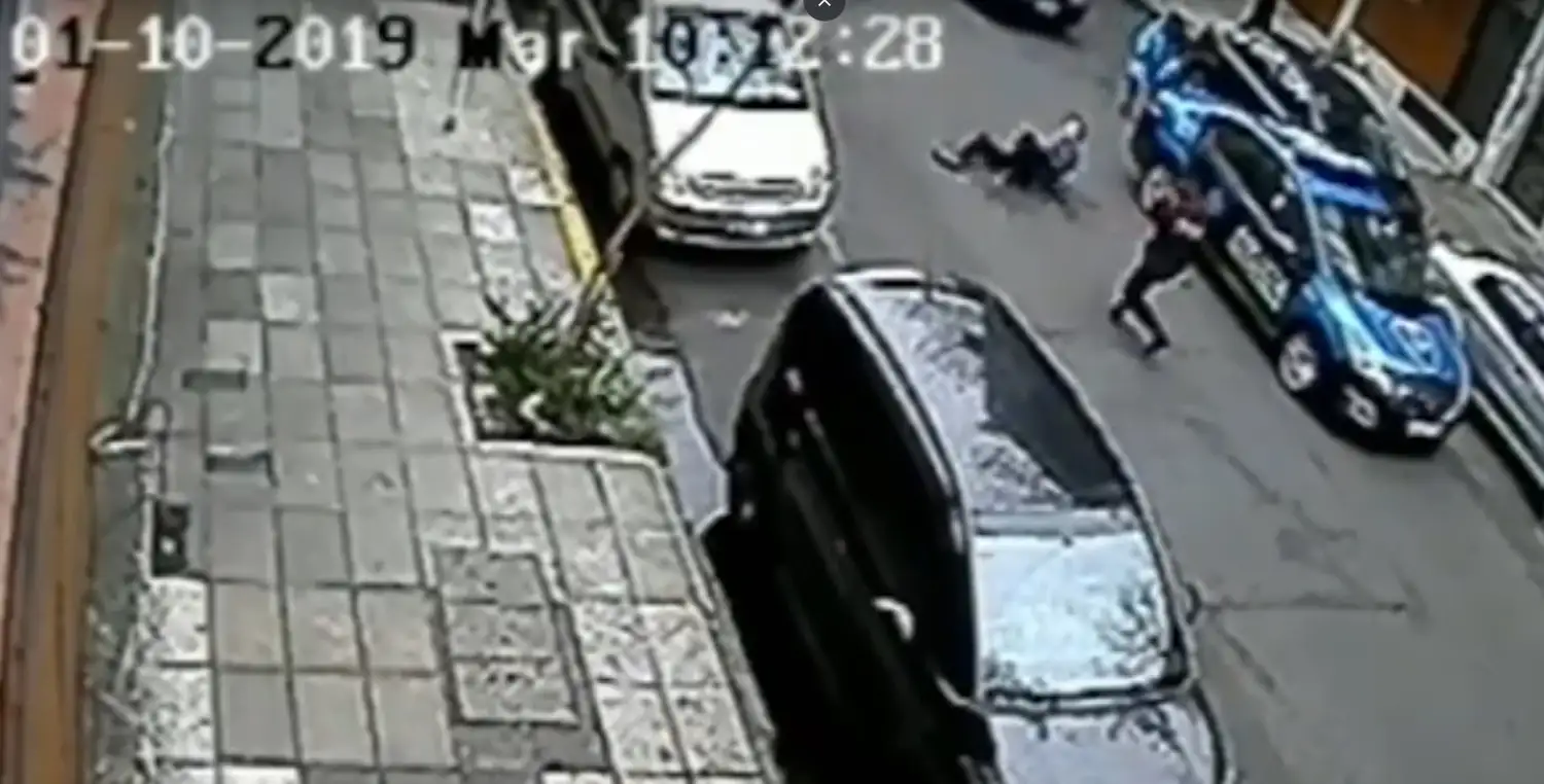 Un nuevo video complica a los policías que mataron al remisero