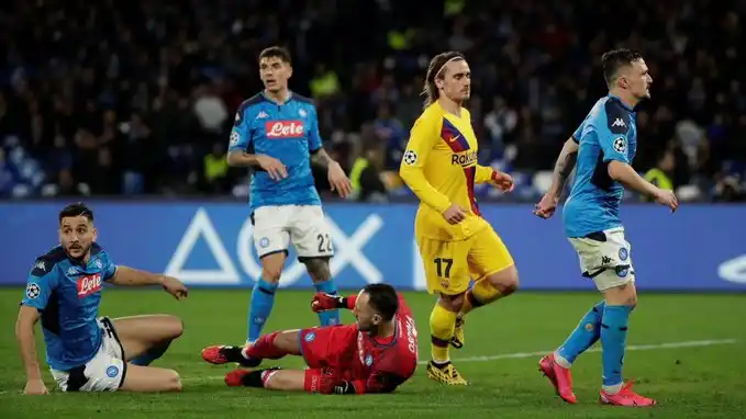 Barcelona rescata el empate ante el Napoli