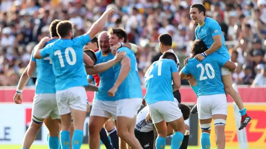 Urugay dio el batacazo en su estreno mundialista y derrotó a Fiji