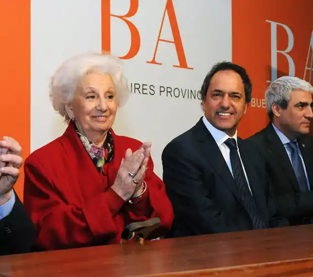 Scioli manifestó "profunda alegría" por la recuperación del nieto de Estela de Carlotto