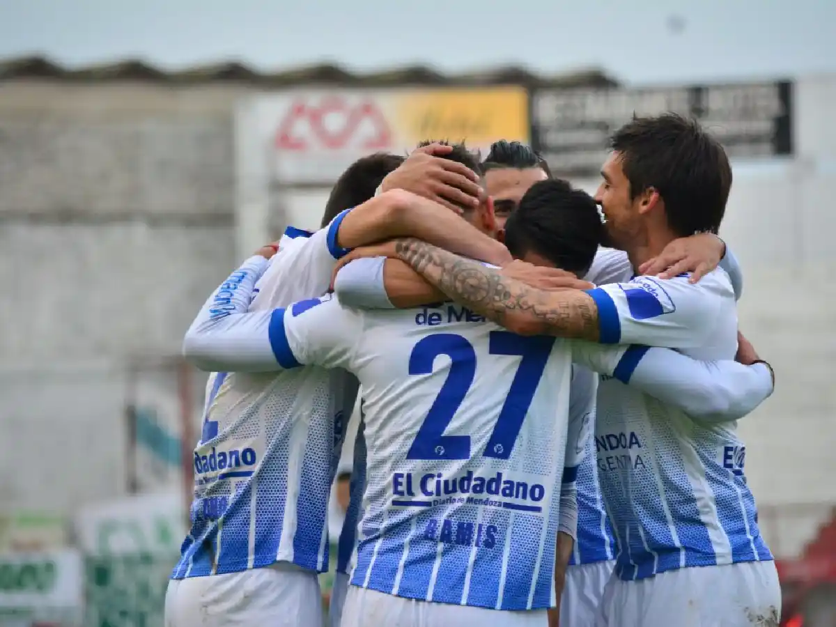 Ganó en Córdoba y avanzó