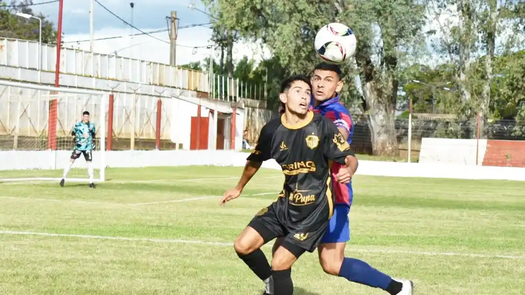 Libertad visita a Almagro de Concepción del Uruguay. Colegiales va ante Cosmos en Federación